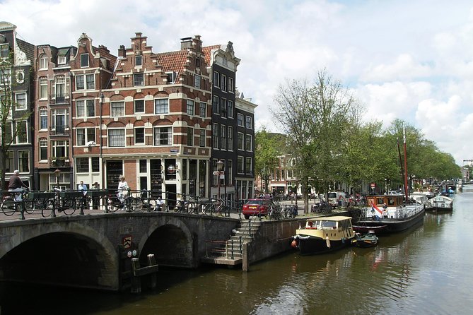 1,5 hours Amsterdam Rickshaw Tour - Rembrandtplein and the lively central core