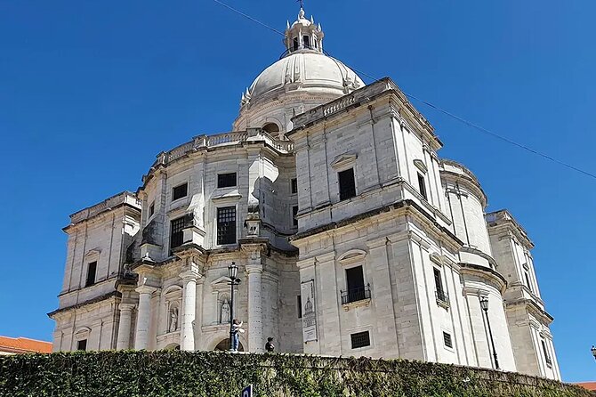 1.5H Private Tuk Tuk Tour of Historic Lisbon - Portas do Sol and the Alfama panorama