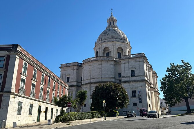 1.5H Private Tuk Tuk Tour of Historic Lisbon - The Tuesday and Saturday fair