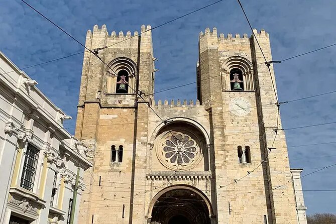1.5H Private Tuk Tuk Tour of Historic Lisbon - Lisbon Cathedral: a brief look at the old city