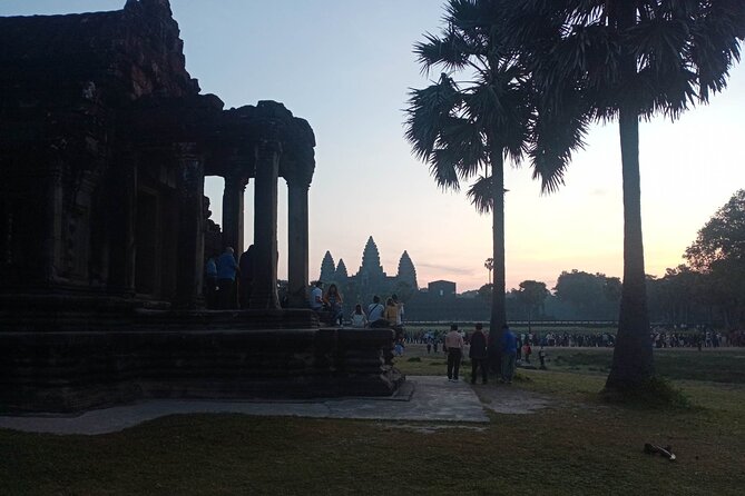 1-Day private Angkor Temple Tour by Tuk Tuk from Siem Reap - Bayon’s Smiling Faces and Carved Everyday Life