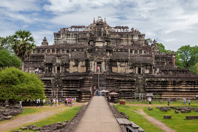 1-Day private Angkor Temple Tour with Sun Rise by Tuk Tuk from Siem Reap - The shorter Angkor Thom stops