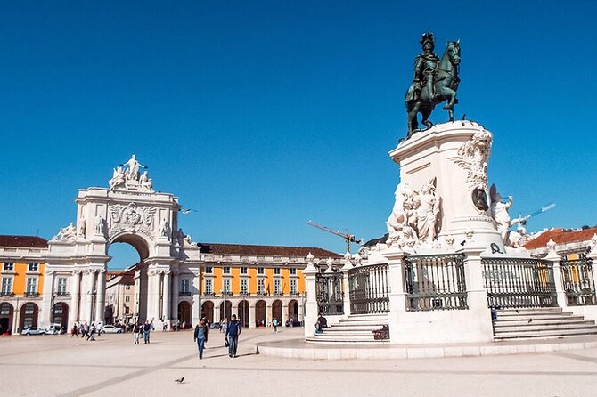 1 Guide 1 Tuk Tuk — Complete Historical Tour — True Local Guide - Igreja de São Domingos and Lisbon’s darker past