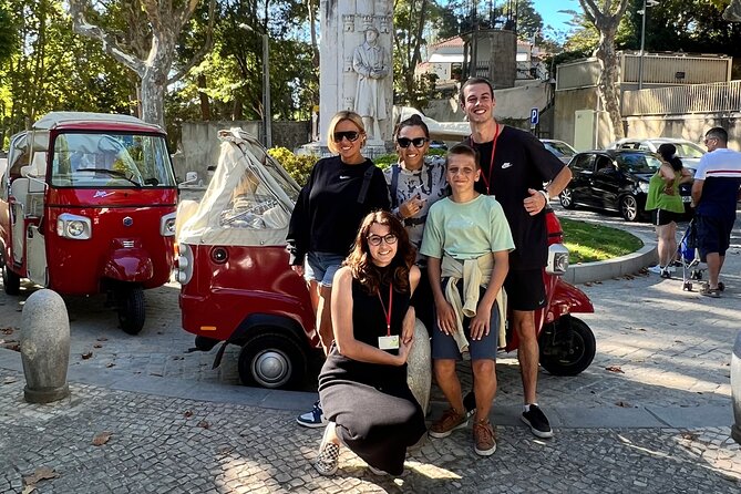 1-Hour Guided Tuk-Tuk Tour in Sintra - Castelo dos Mouros: a quick look at the castle gates