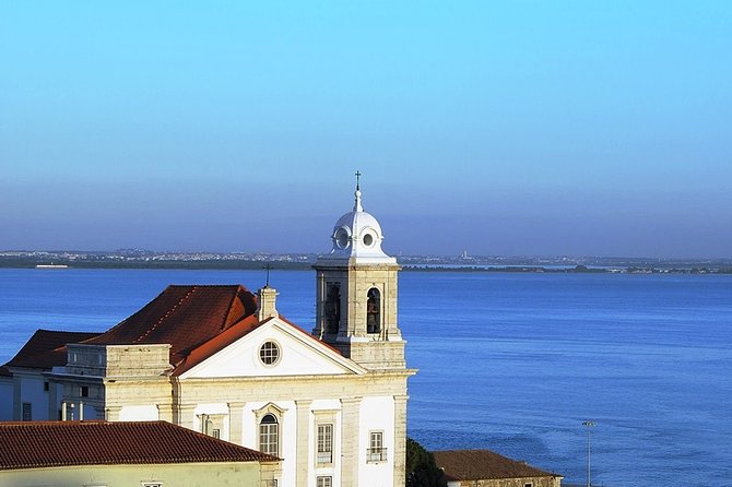 1 hour in Tuk Tuk to access the famous viewpoints of Lisbon - Why this short tuk-tuk ride works