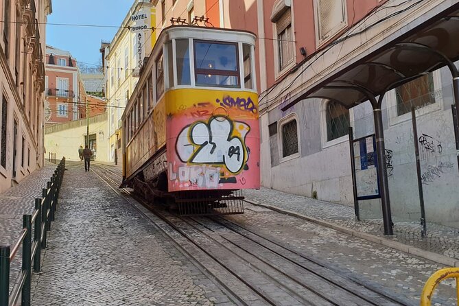 1-hour private eco tuk-tuk tour for up to 6 people through Lisbon - Senhora do Monte gives you Lisbon from above