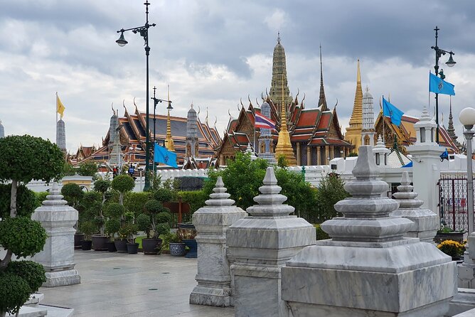 2 Hour Electric Tuk Tuk Cultural Tour of Bangkok - Chinatown and the Chinatown Gate