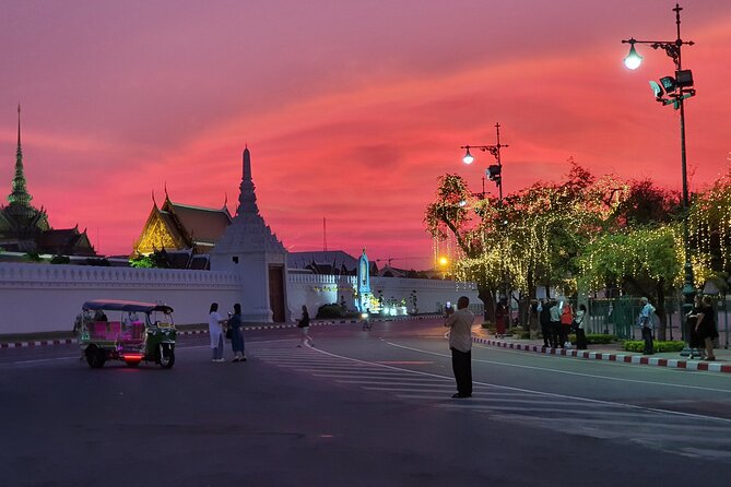 2 Hour Electric Tuk Tuk Cultural Tour of Bangkok - Pak Khlong Talat Flower Market for 25 Minutes