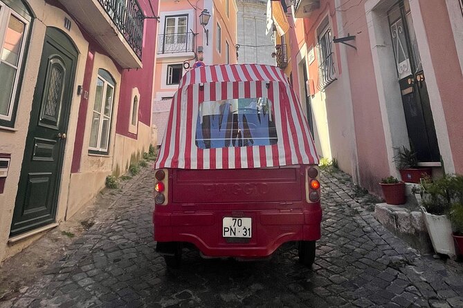 2h Lisbon Private Historical Center Tour by Tuk Tuk - What the guide adds to the experience