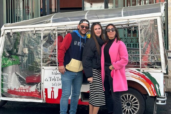 2h Private Tuk Tuk Lisbon: Hidden Wonders & Stunning Views - A final pass through Alfama, Baixa, Rossio, and Restauradores