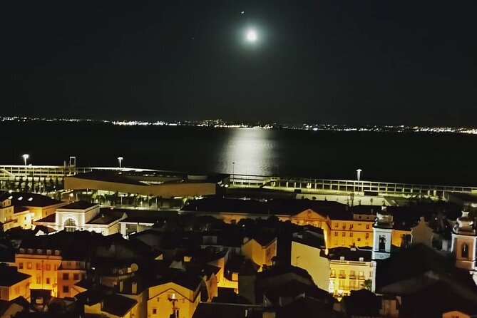 2H Tuk Tuk Tour Central Lisbon - Senhora do Monte: Lisbon spread below you