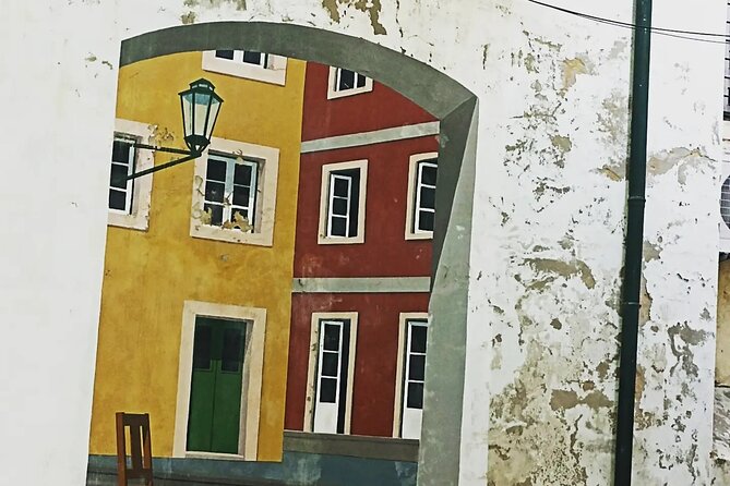 2H Tuk Tuk Tour Central Lisbon - Garrett Street and Chiado’s literary corner