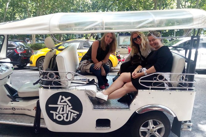3 hour Private ECO Tuk Tuk Tour of Lisbon with Cherry Liqueur - The guides are a major part of the value