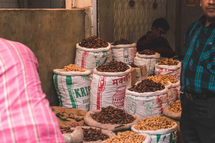 4-hour Old Delhi Heritage Walking tour with Rickshaw Ride - Naughara And Jain Swetamber Mandir