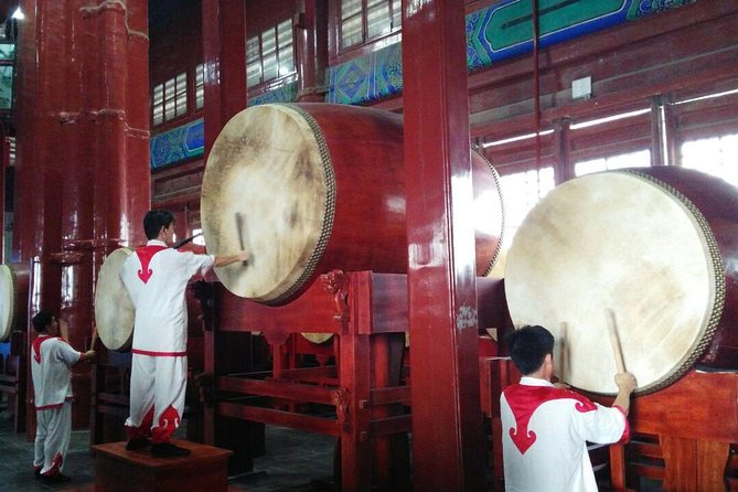 4-Hour Private Tour to Beijing Drum Tower with Drum Performance and Rickshaw - Tea and conversation inside a local home