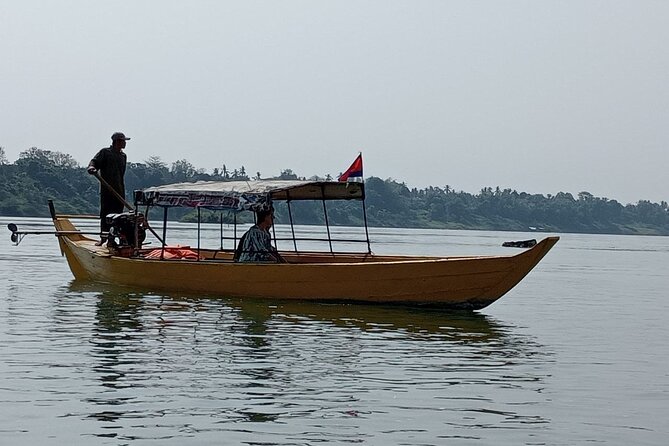 4 hours taking tuk tuk to see Mekong dolphins and countryside - The road north to Kampi village