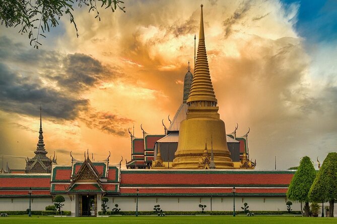 8 Hours Tuk Tuk Private Tour within Bangkok Area: Customed Trips - Wat Phra Kaew and the Grand Palace Area