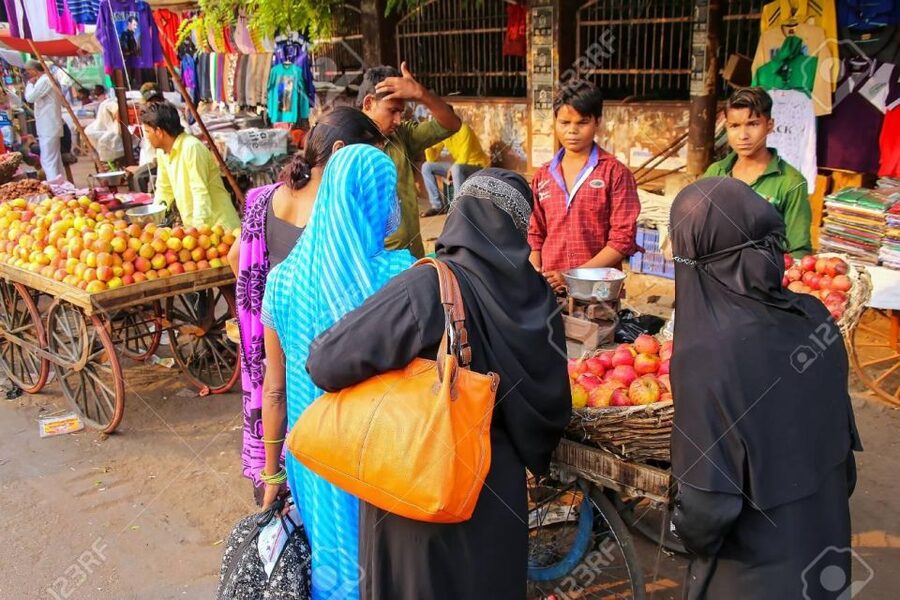Agra: Heritage Walking Tour of Agra 2 Hours by Tuk-Tuk - Seth Gali: the longest stop for food and street life