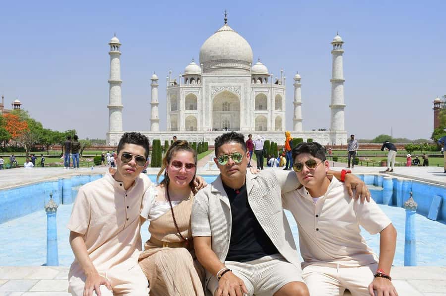 Agra: Private Full-Day Sightseeing Tour by Tuk-Tuk or Cab - Who should book this private Agra day