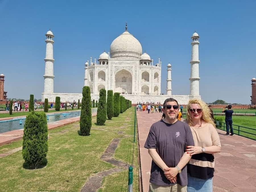 Agra: Private Full-Day Sightseeing Tour by Tuk-Tuk or Cab - Riding by tuk-tuk or air-conditioned car