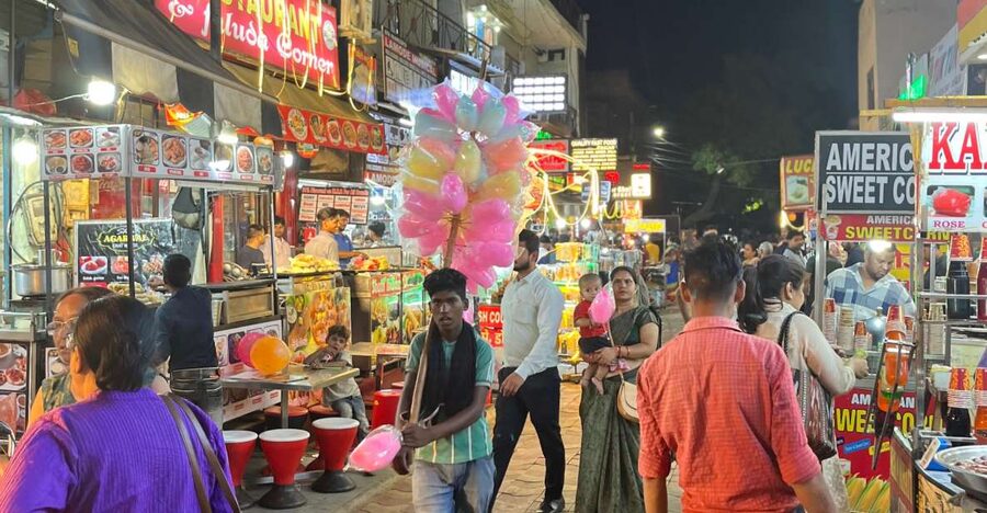 Agra: Sadar Bazar Food Market Night Walking Tour by Tuk-Tuk - Why Sadar Bazar makes a good evening stop