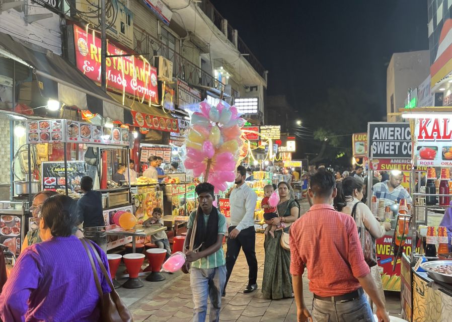 Agra: Sadar Bazar Food Market Night Walking Tour by Tuk-Tuk - Walking through the food lanes