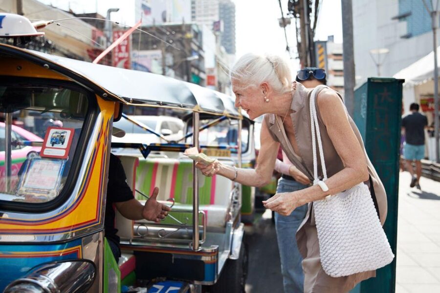 Agra: Skip The Line Taj Mahal Tour With Optional Tuk Tuk - Key points to know before booking
