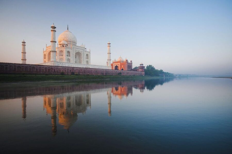 Agra: Skip The Line Taj Mahal Tour With Optional Tuk Tuk - Walking into the Taj Mahal complex