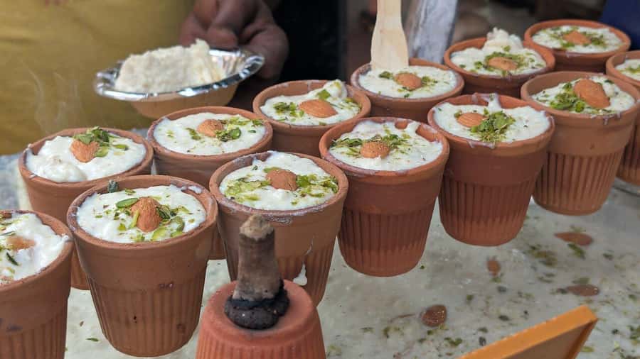 Agra: Street Food Tour with Spice Market on Tuk-Tuk Ride - Samosas, kachori, and Agra’s sweet tooth