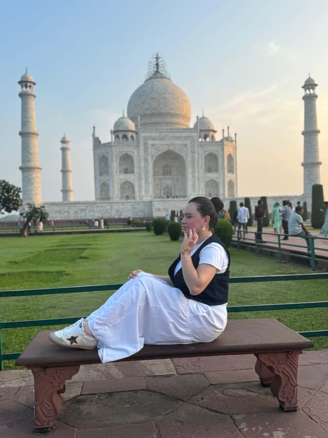 Agra: Taj Mahal Guided Tour with Tuk-Tuk - Lunch, masala chai, and local Agra