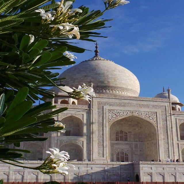 Agra: Taj Mahal Guided Tour with Tuk-Tuk - Local arts, crafts, and shopping awareness