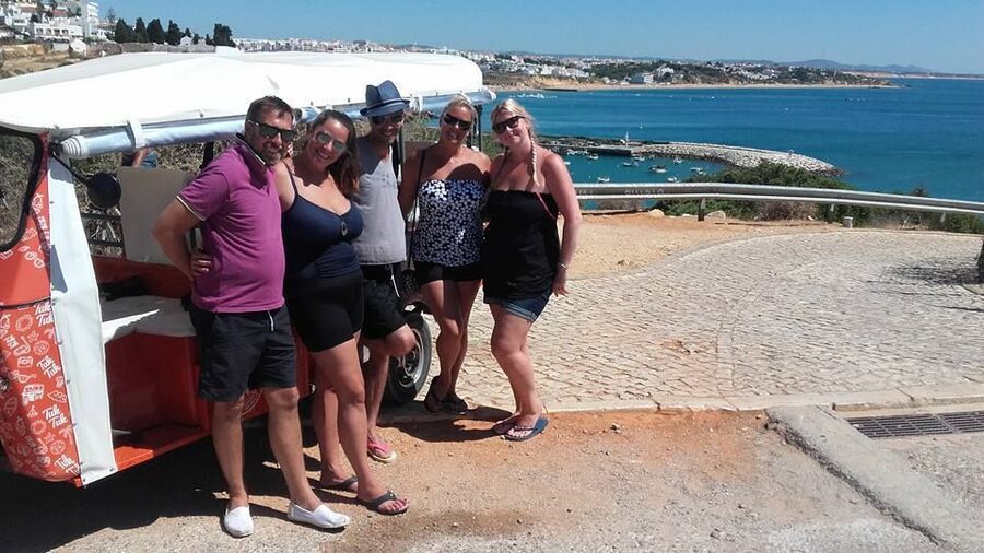 Albufeira: Private Tuk Tuk Tour - Scenic views and the value of local guidance