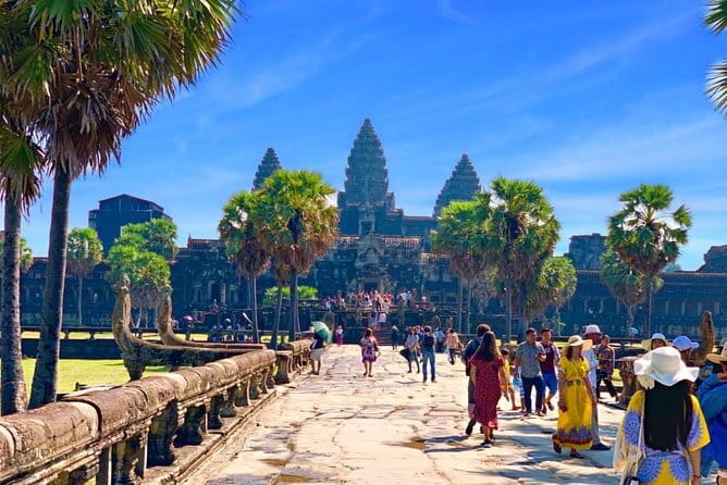 Amazing full day TUKTUK tour - Angkor Wat and the day’s final light