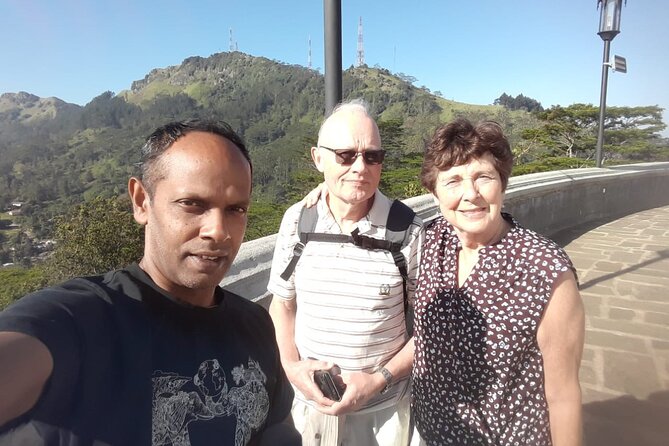 Ambuluwawa Tower and Kandy City Tuk Tuk Tour with Epic views - A gem museum and cutting demonstration