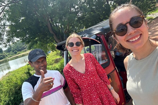 Ambuluwawa Tower and Kandy City Tuk Tuk Tour with Epic views - The Temple of the Sacred Tooth Relic
