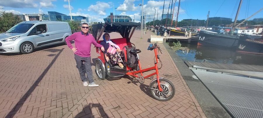 Amsterdam: Private City Highlights Tour by Rickshaw - Why a Rickshaw Works So Well in Central Amsterdam