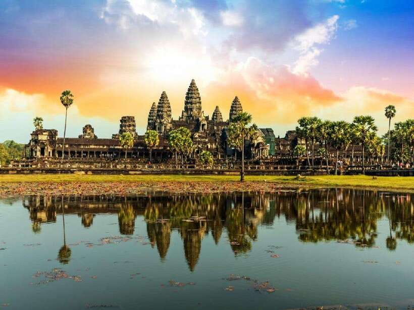 Angkor Wat Small Tour Sunrise With Private Tuk Tuk - Watching sunrise at Angkor Wat