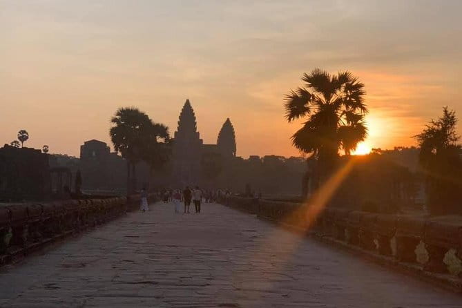 Angkor Wat Sunrise by Tuk Tuk – Personalized Private Tour - Crossing the Victory Gate