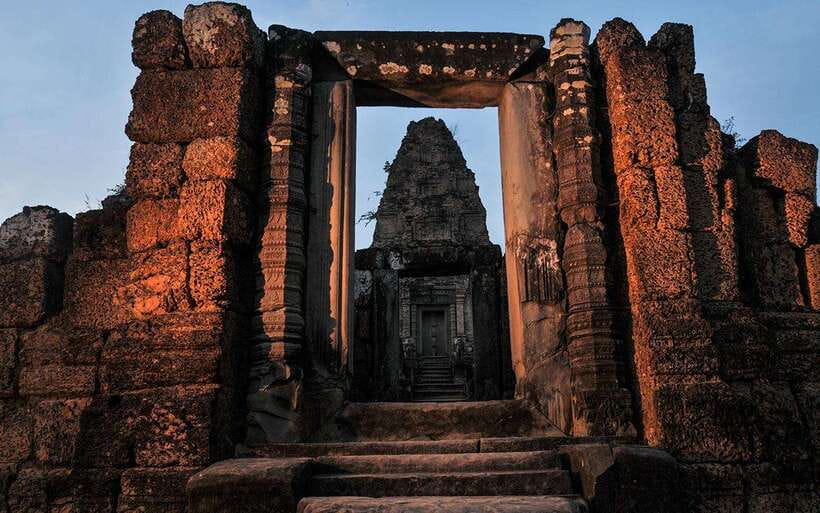Angkor Wat Sunrise Private Tuktuk Tour in Siem Reap - Ta Prohm and the appeal of weathered stone