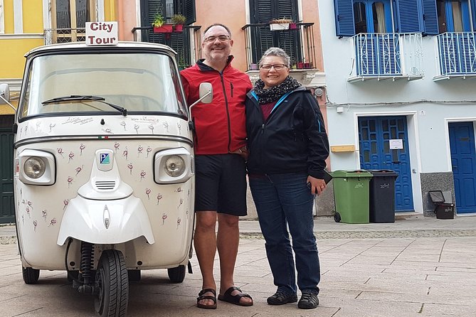 Apelisetta tuk tuk: 2 hours tour of Cagliari - Starting at Via Roma and entering the old quarters