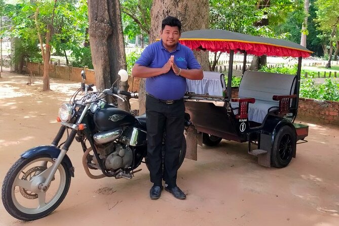Apsara Dance Show with Dinner by Tuk-Tuk Roundtrip Transfer - A simple first night in Siem Reap