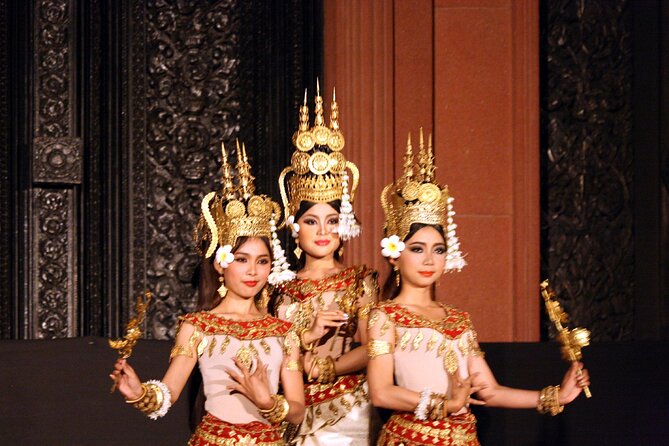 Apsara Dance Show with Dinner by Tuk-Tuk Roundtrip Transfer - What happens from hotel pickup to return