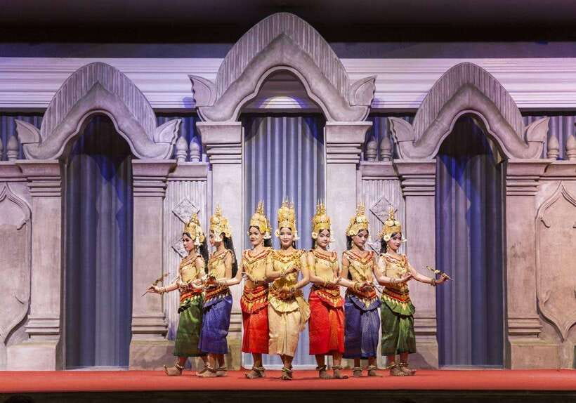 Apsara Traditional Dances & Local Buffet with Tuk-Tuk Ride - Key points at a glance