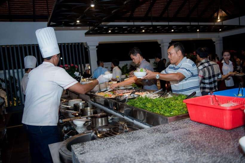 Apsara Traditional Dances & Local Buffet with Tuk-Tuk Ride - Practical points before you book