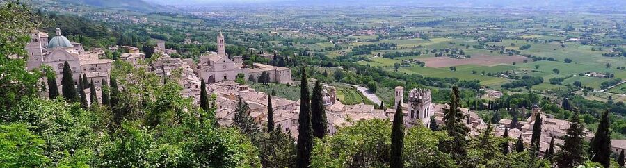Assisi: Grand Tour Tuk Tuk - Italian driver - Starting with Santa Chiara and Assisi’s Franciscan story