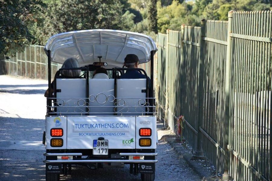 Athens: Private Evening Sightseeing Tour by Electric Tuk-Tuk - Why an evening tuk-tuk works well in Athens