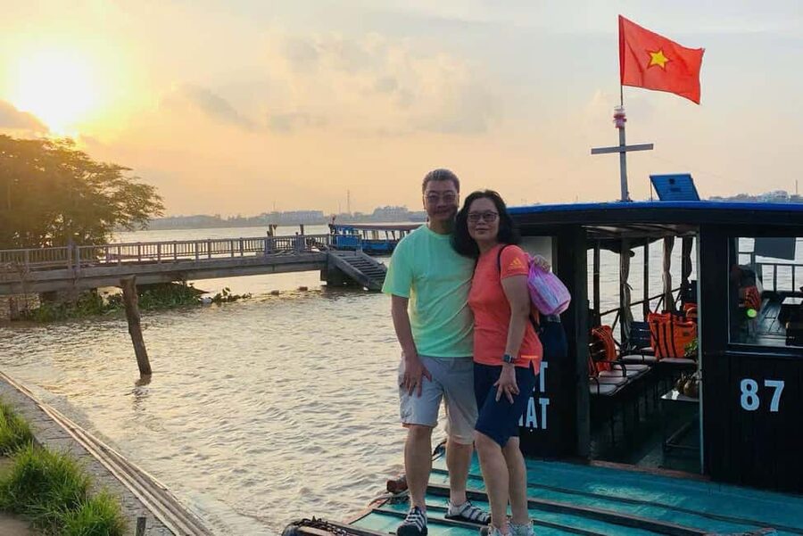 Authentic Mekong Delta: Tuk Tuk, Rowing Boat, Biking Tour - Tropical fruit and Southern folk music