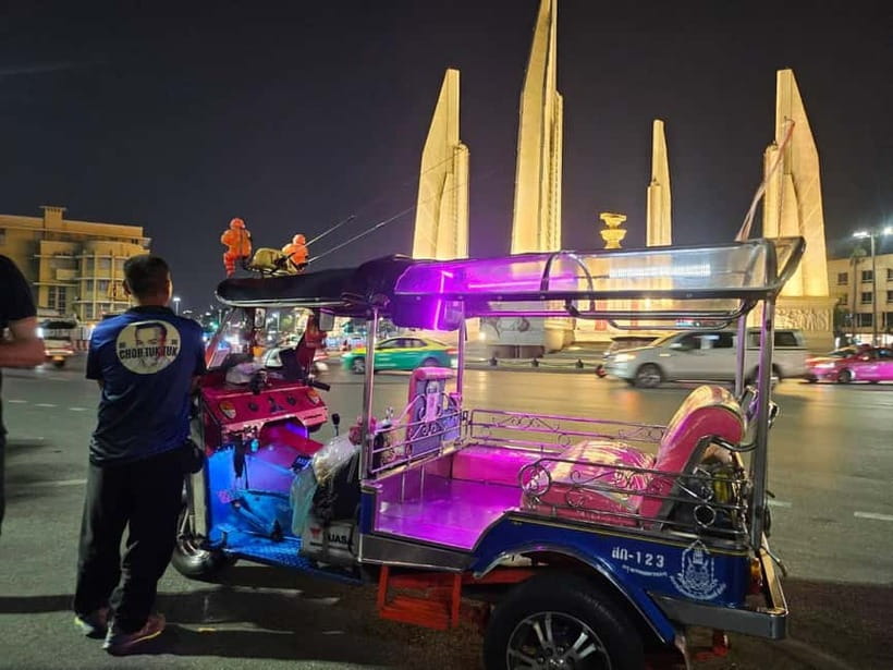 Bangkok: 2-hour Old City CHOB TUK TUK+ Talat Noi Street Art - What the $50 price gets you