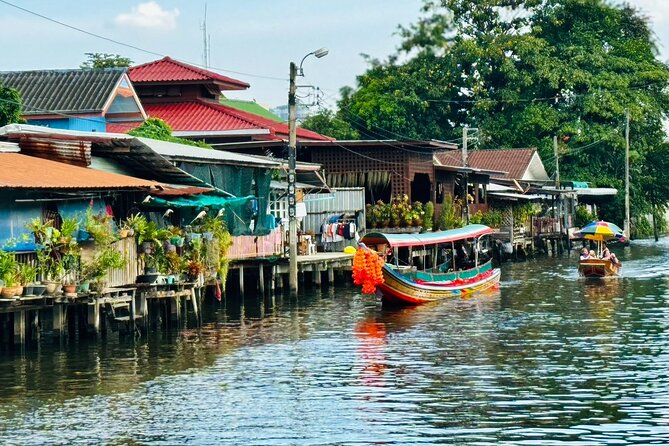 Bangkok 3-in-1 Tour: Longtail Boat,TukTuk & Street Food Adventure - Finishing under the lights of Yaowarat
