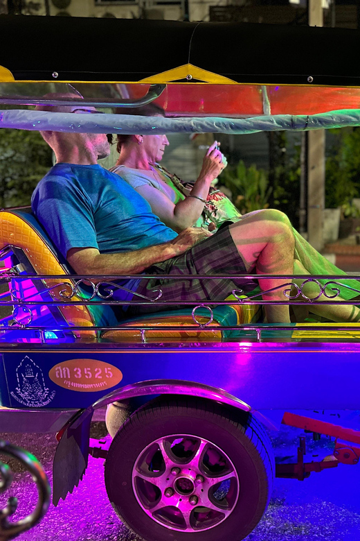 Bangkok: A 4 Hours Tuk Tuk Sightseeing Tour Iconic Landmarks - Tuk tuk streets and the old city